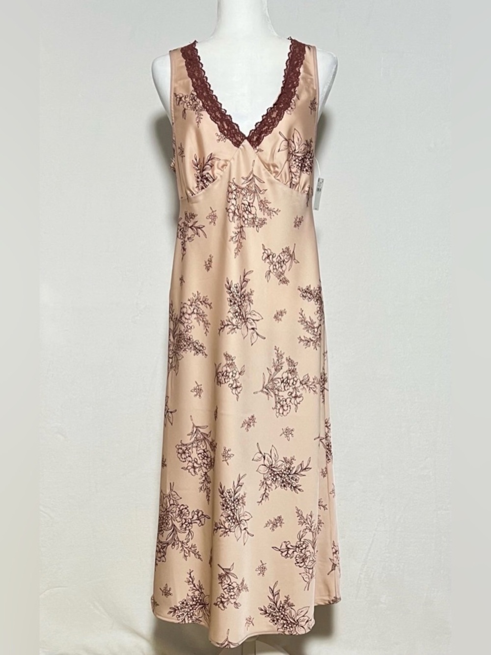 *NWT* OLD NAVY Lace Trim Peach Satin Midi Sleeveless Floral Slip Dress - size M
